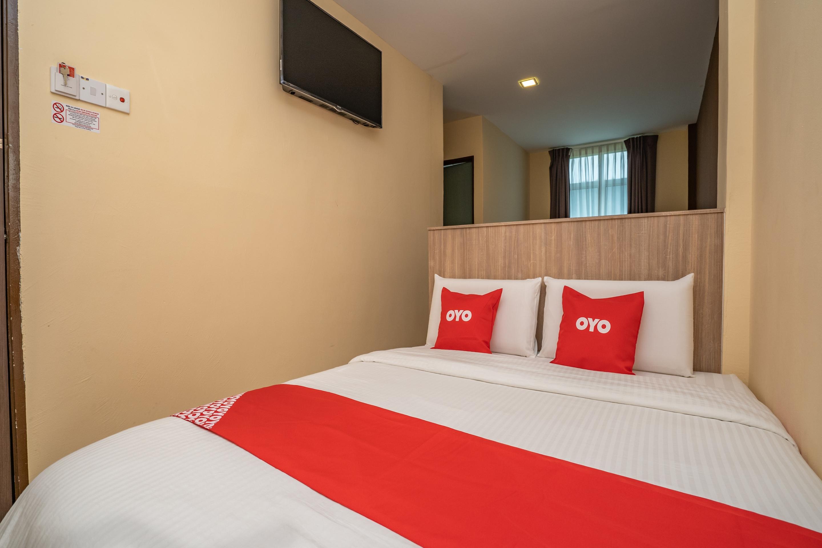 Oyo 44078 The Island Hotel Kampong Pasir Bogak Екстер'єр фото
