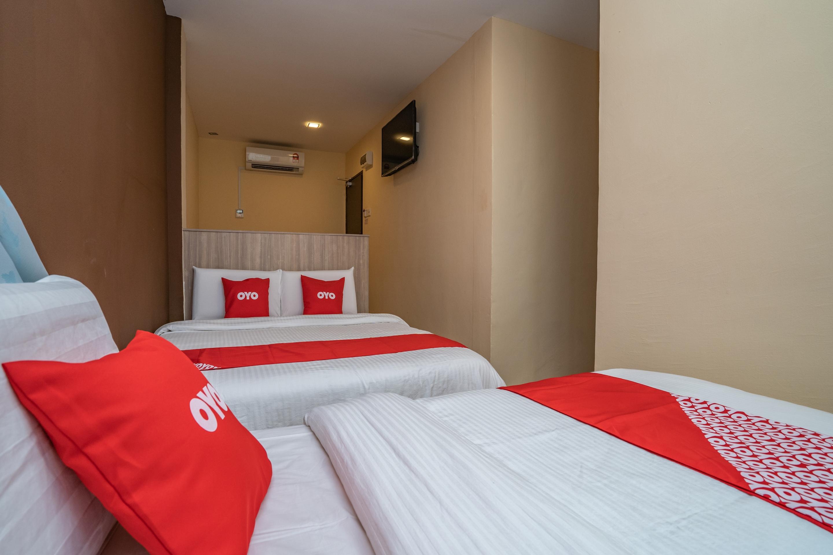 Oyo 44078 The Island Hotel Kampong Pasir Bogak Екстер'єр фото