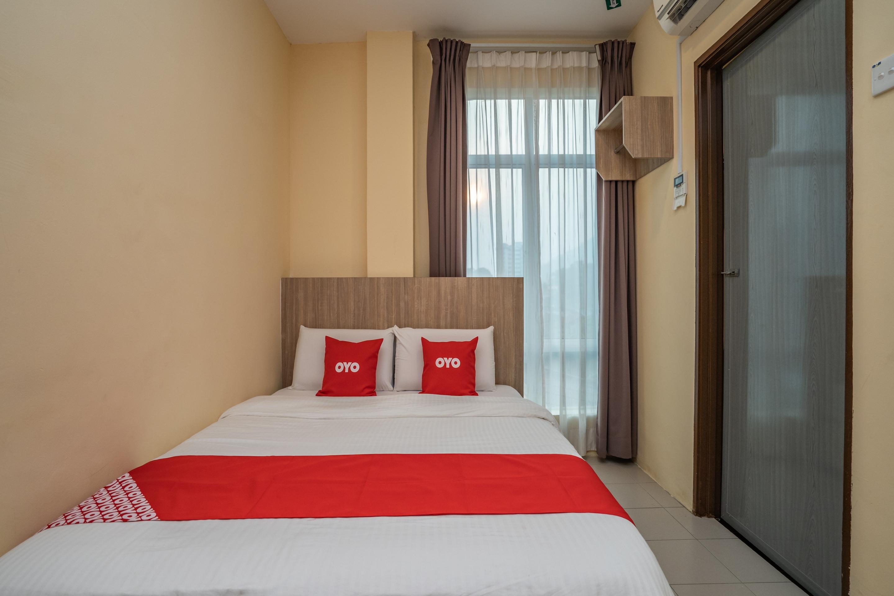 Oyo 44078 The Island Hotel Kampong Pasir Bogak Екстер'єр фото