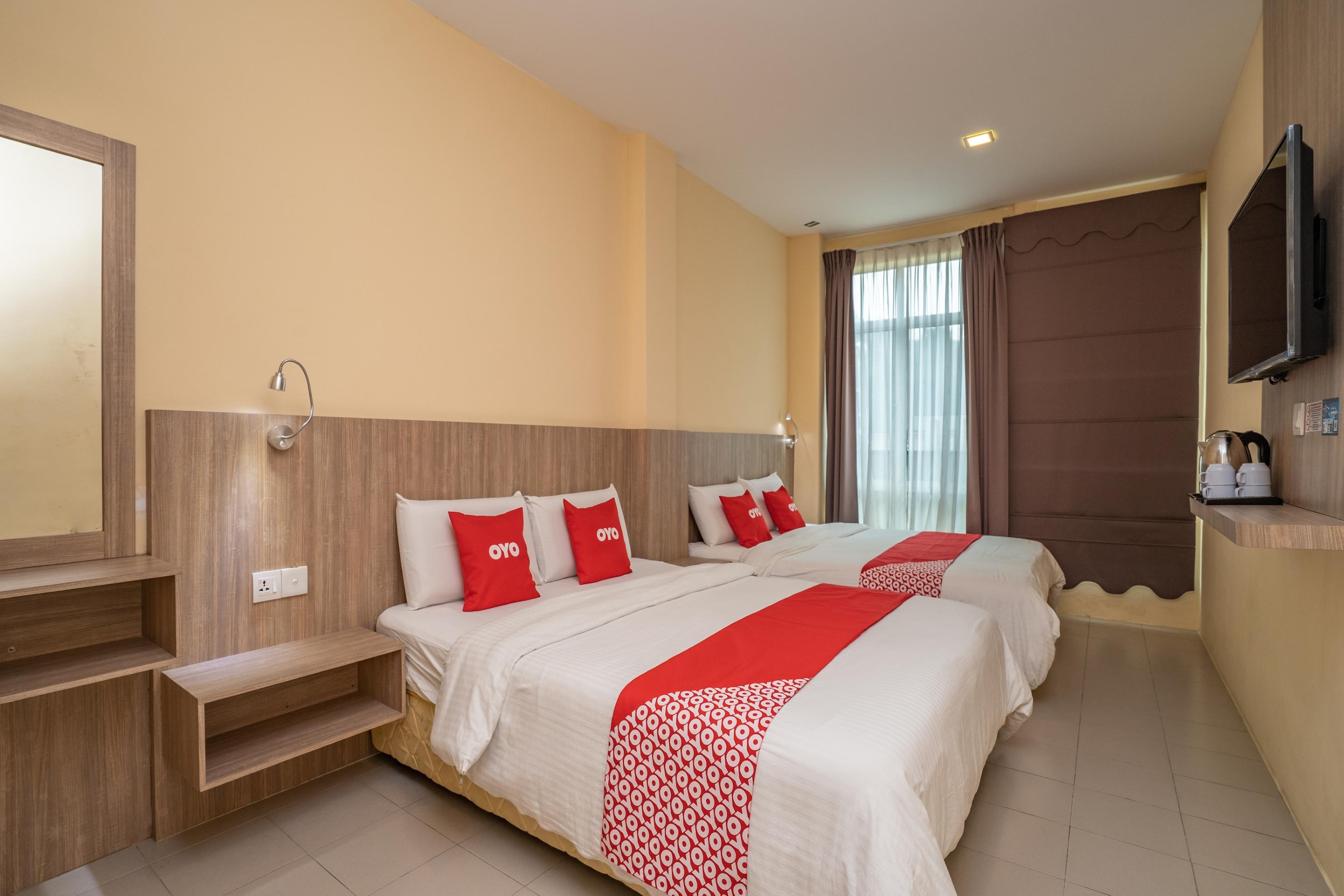Oyo 44078 The Island Hotel Kampong Pasir Bogak Екстер'єр фото