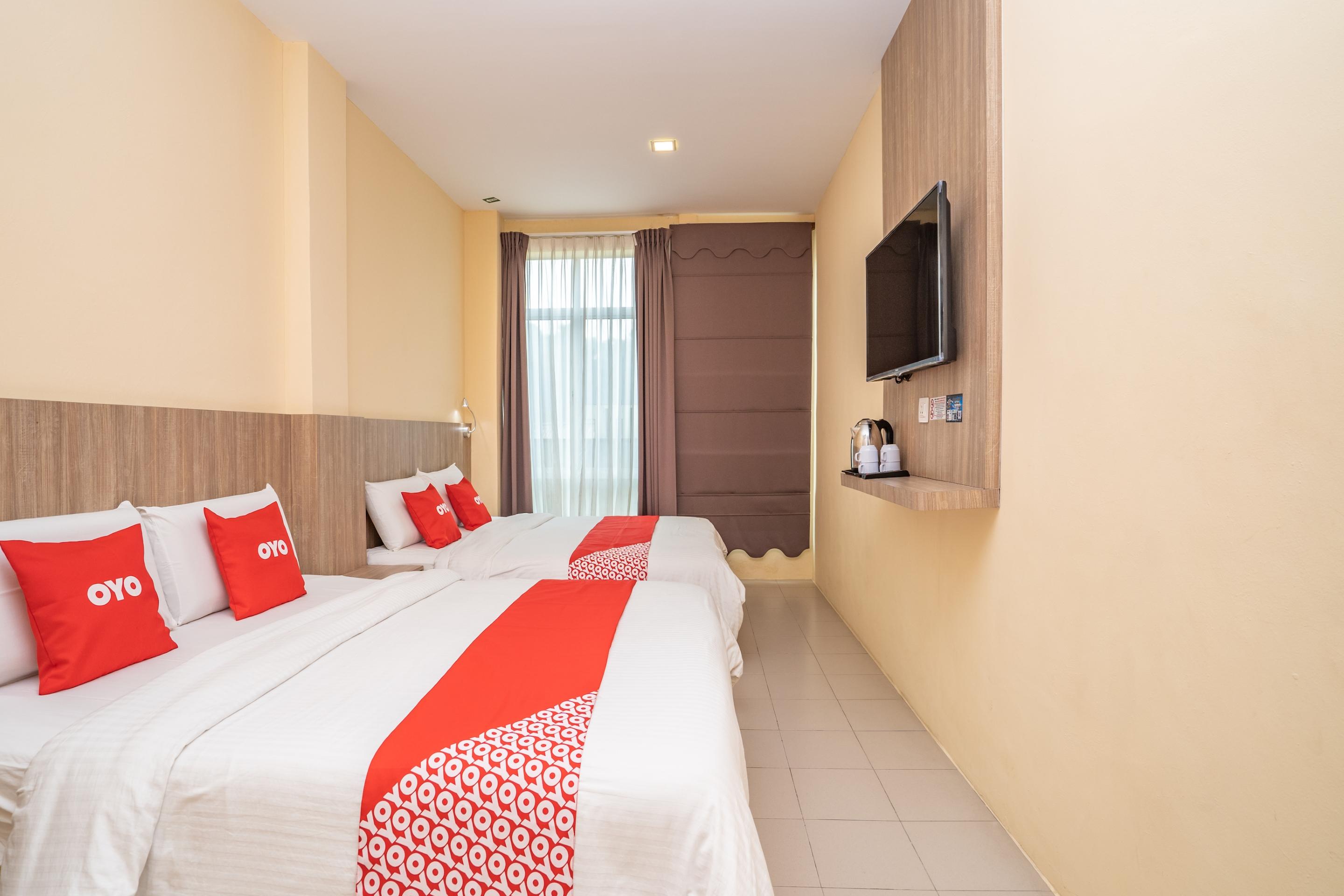 Oyo 44078 The Island Hotel Kampong Pasir Bogak Екстер'єр фото