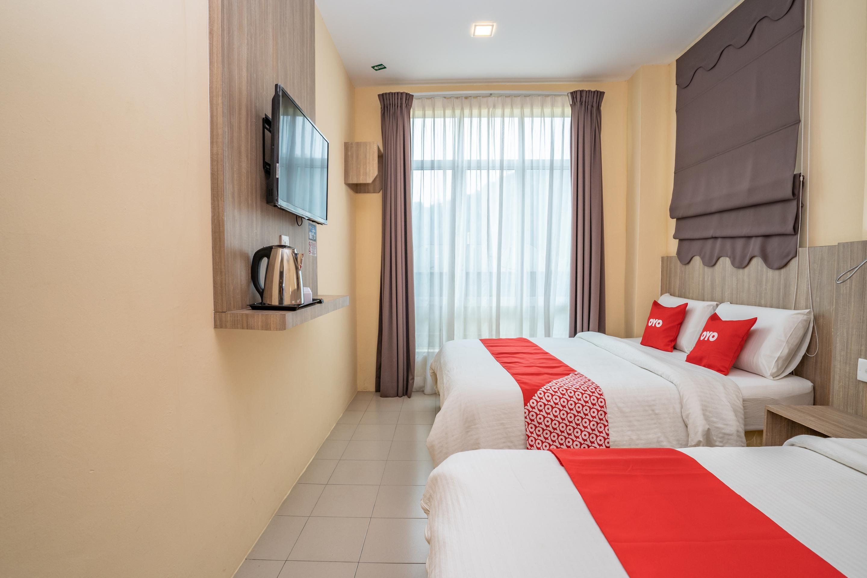 Oyo 44078 The Island Hotel Kampong Pasir Bogak Екстер'єр фото