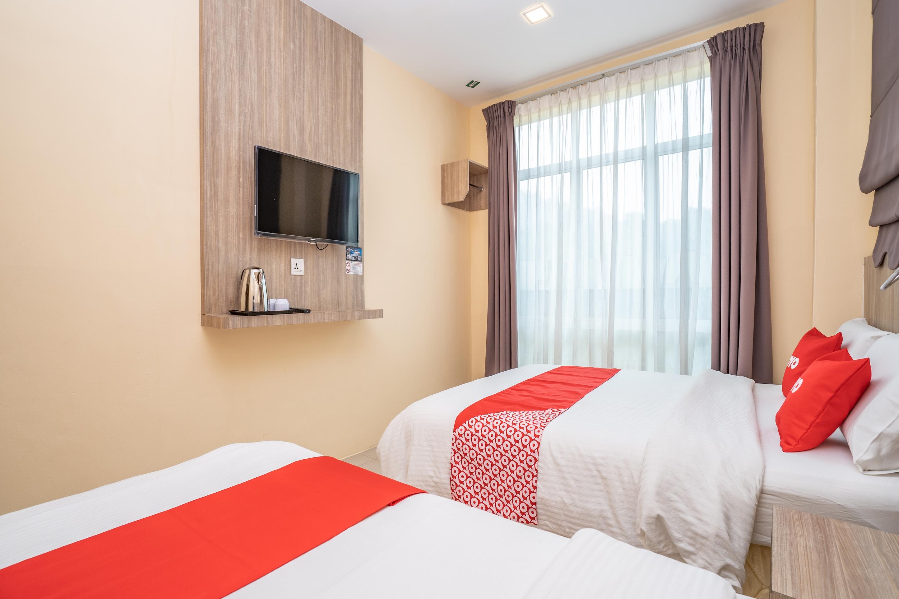 Oyo 44078 The Island Hotel Kampong Pasir Bogak Екстер'єр фото