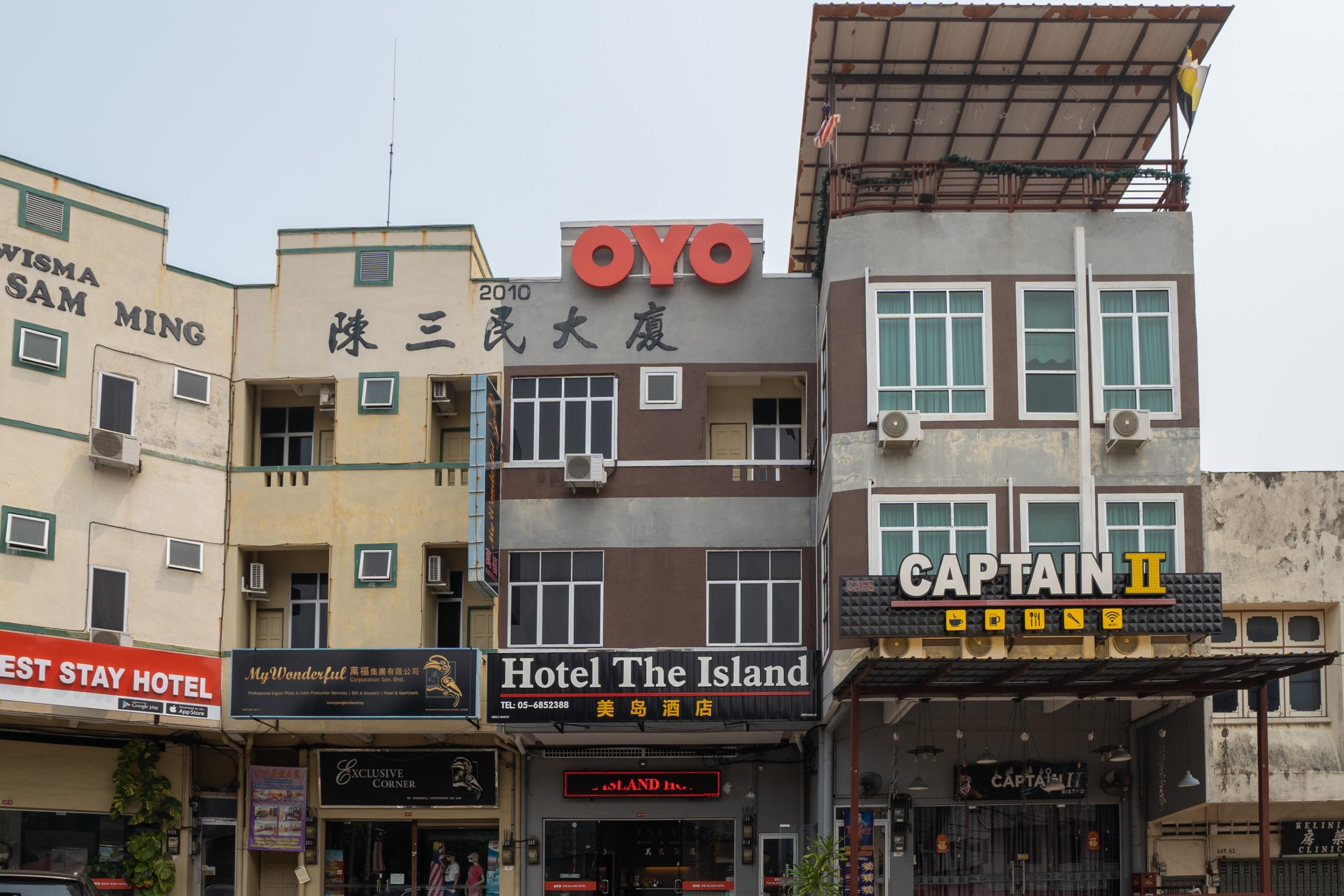 Oyo 44078 The Island Hotel Kampong Pasir Bogak Екстер'єр фото